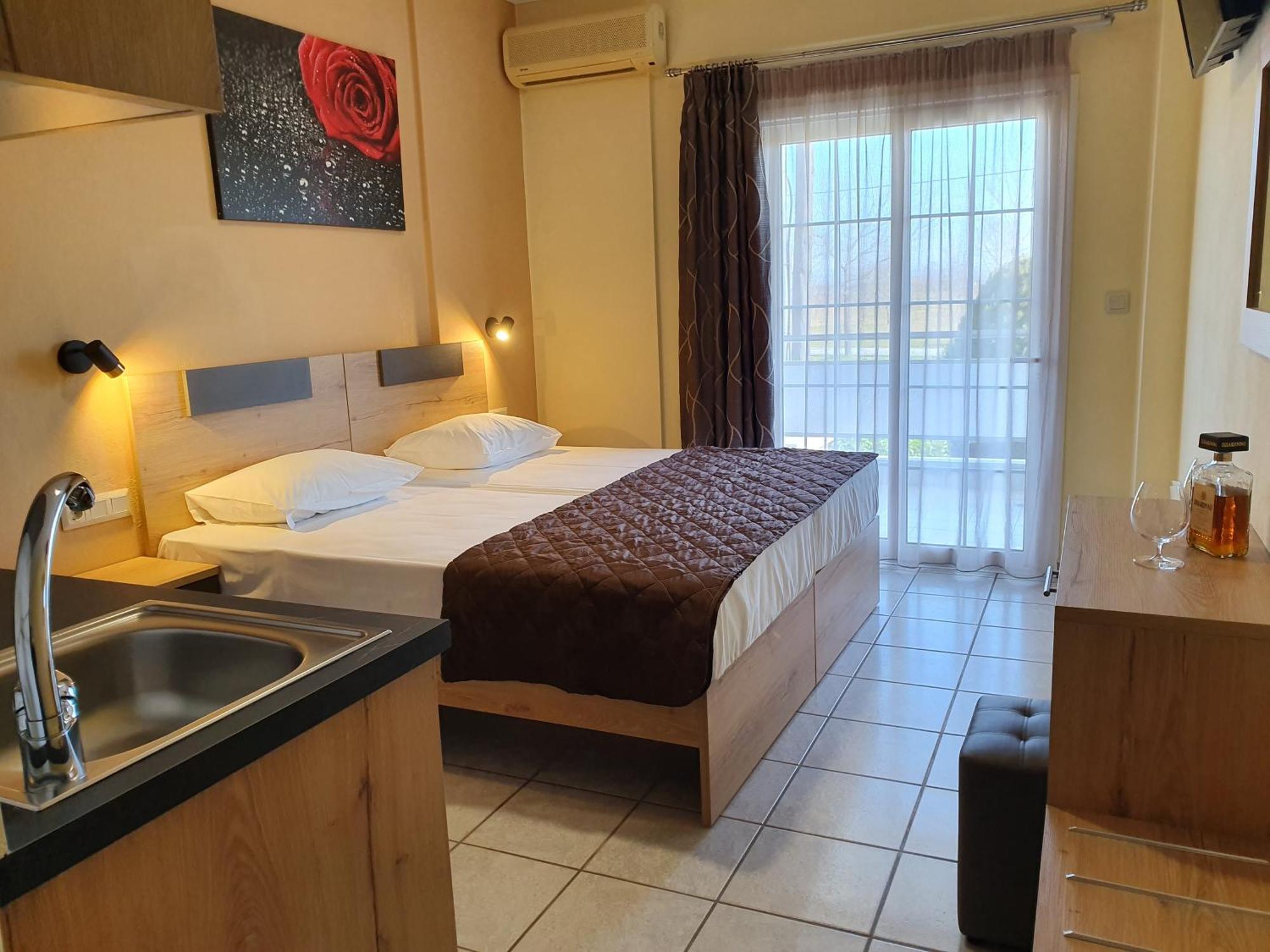 Calypso Beach Hotel Paralía Kültér fotó