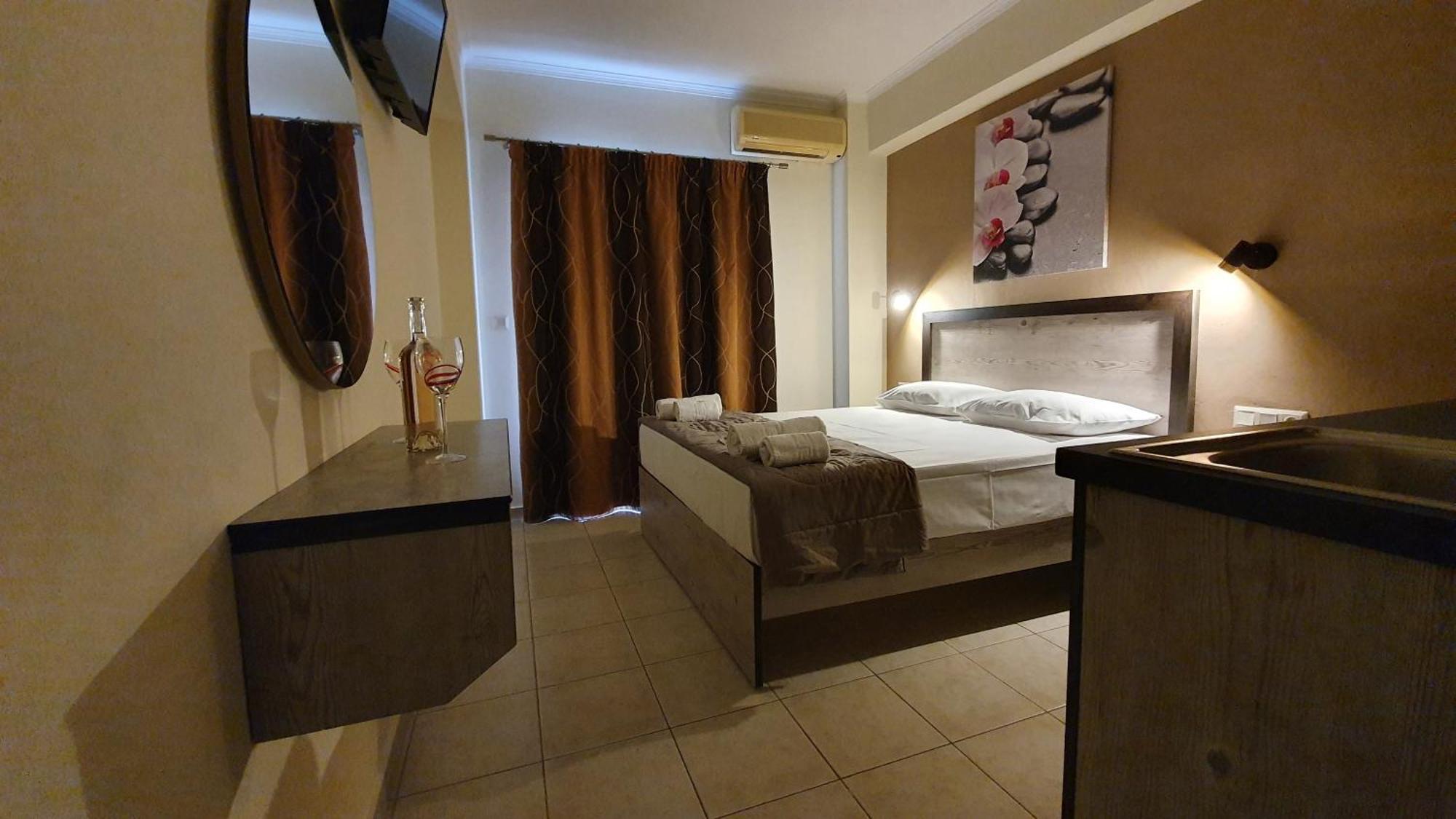 Calypso Beach Hotel Paralía Kültér fotó