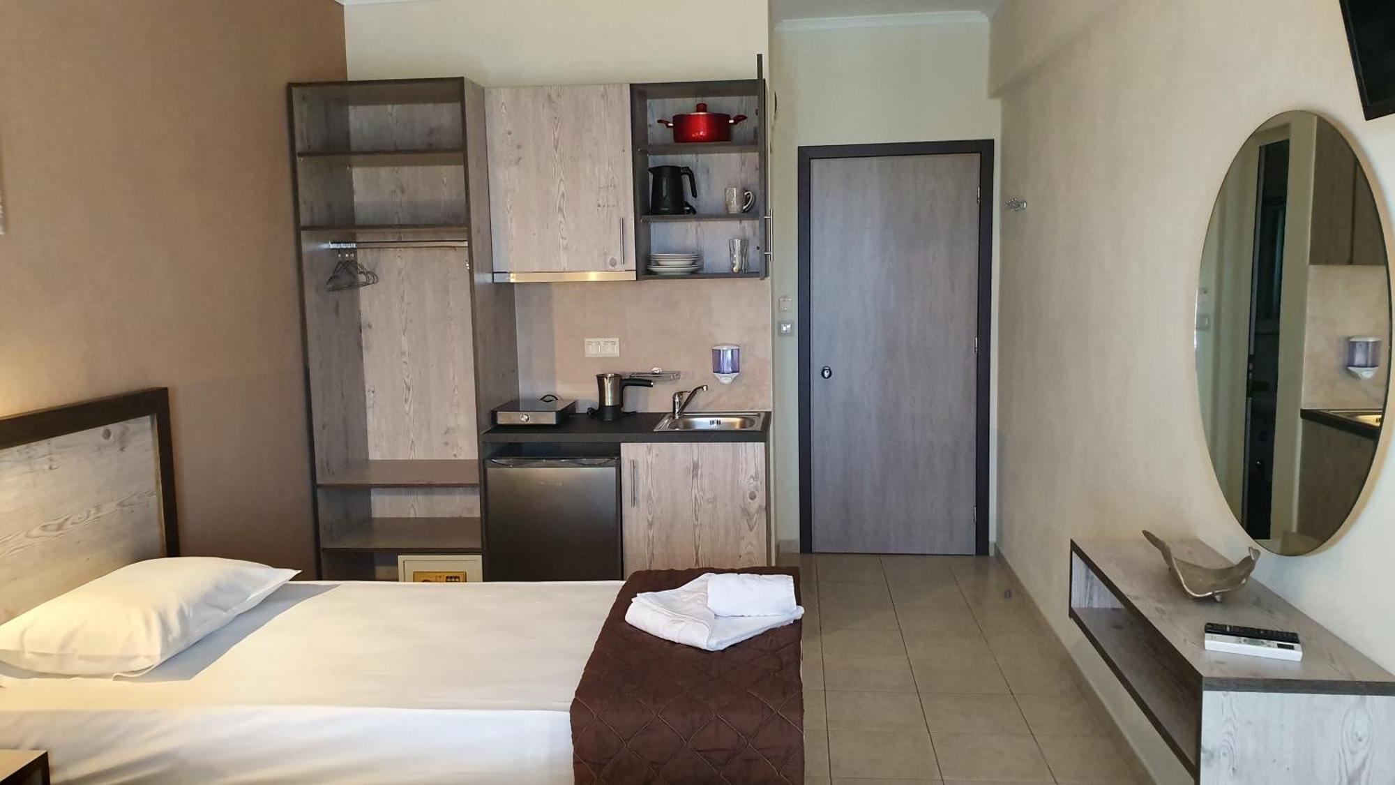 Calypso Beach Hotel Paralía Kültér fotó