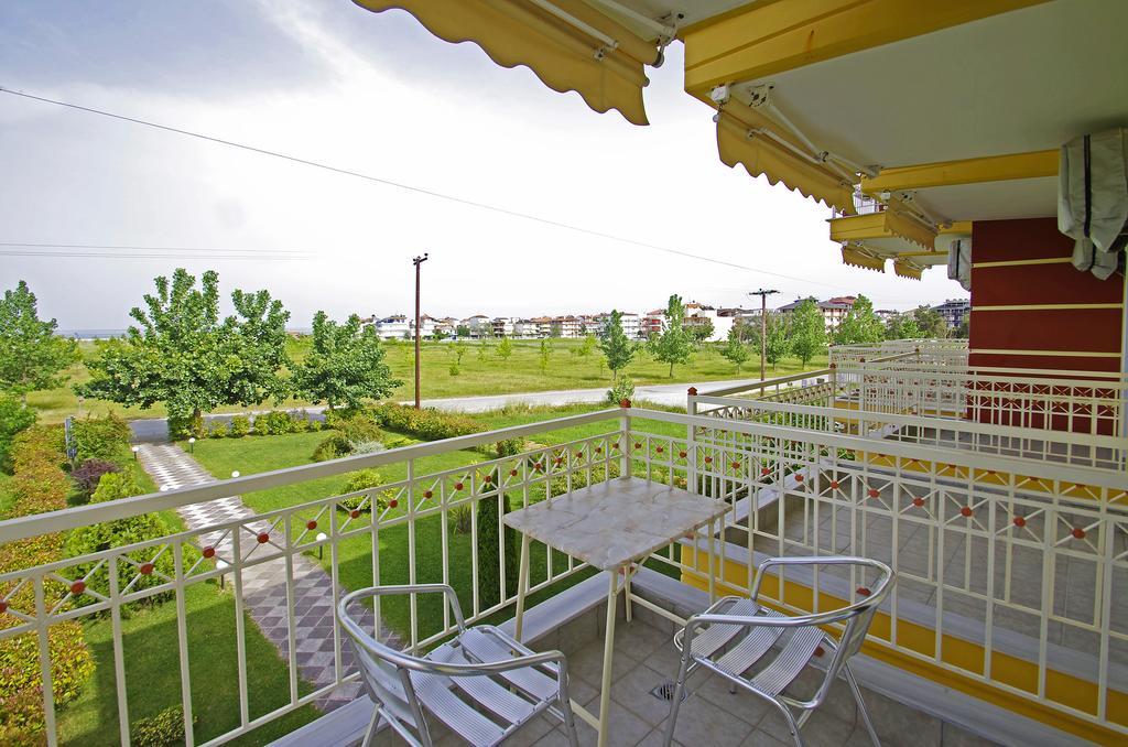 Calypso Beach Hotel Paralía Kültér fotó